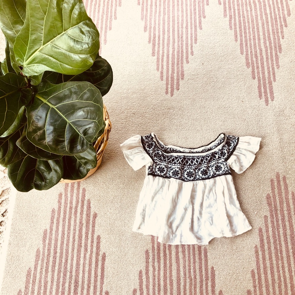 Simple, comfortable, crop top.